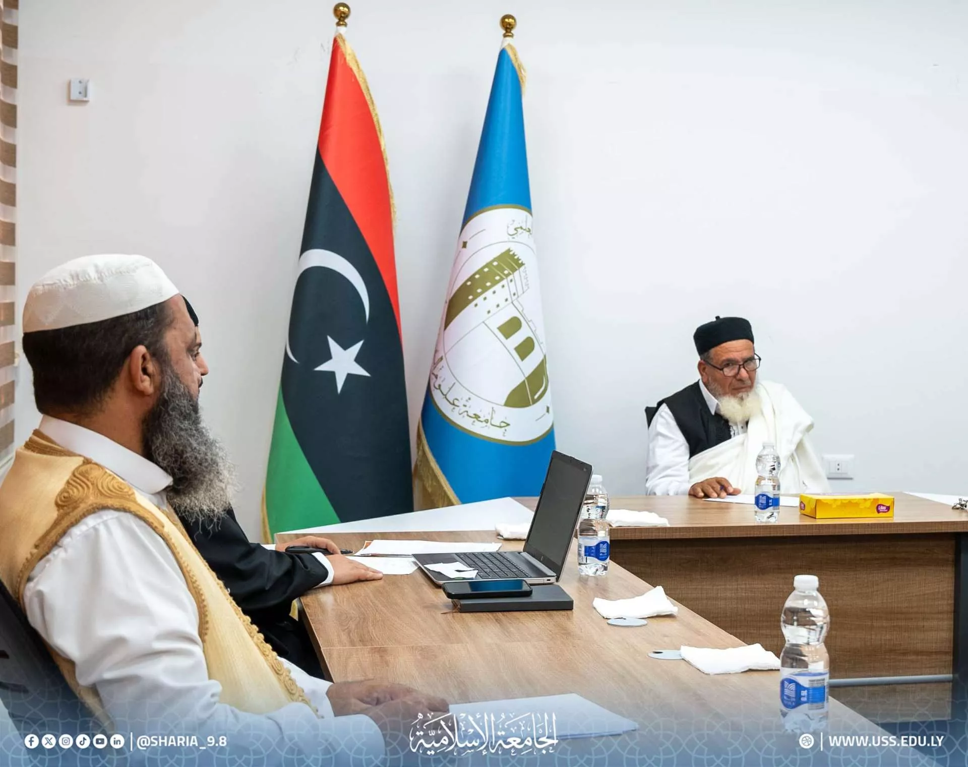 لجنة الدراسات العليا تعقد اجتماعها الثاني